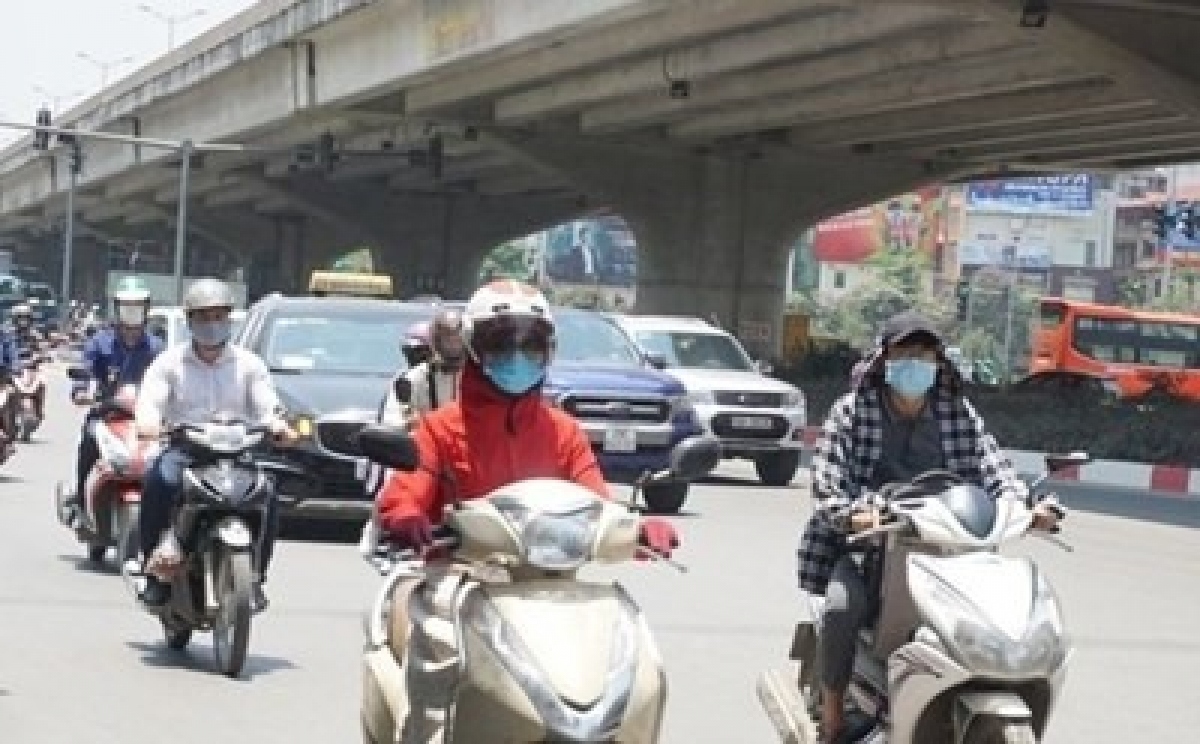 Hot spell intensifies, highest temperature of 42℃ recorded